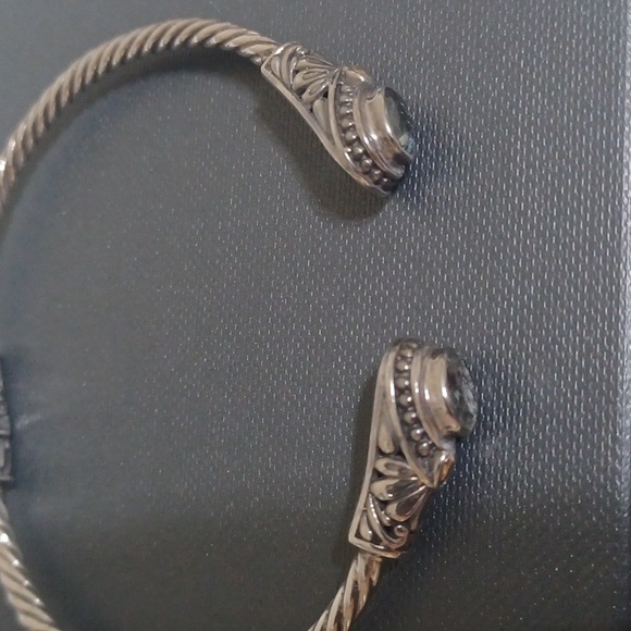 Bali Designs by Paul Manse Sterling Silver Blue Topaz Hinged Cuff NEW - Picture 6 of 8